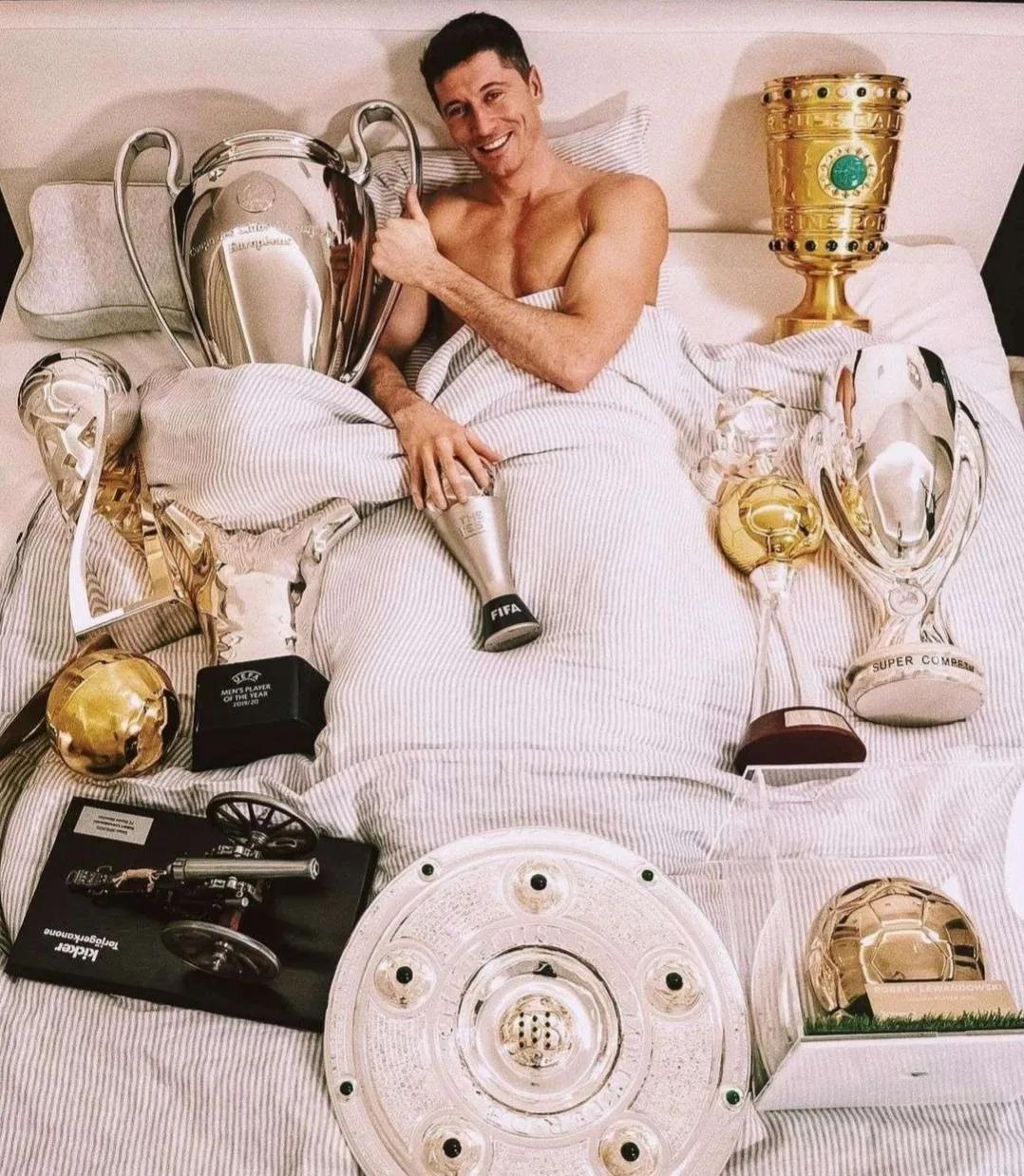 拜仁慕尼黑足球俱乐部欧冠战绩,欧洲足坛最佳阵容