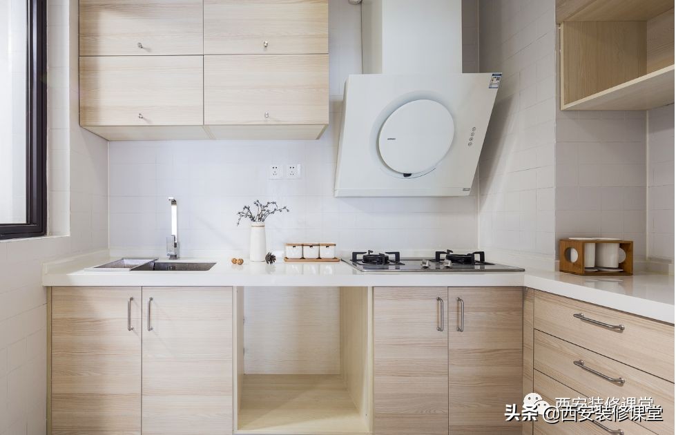 不做吊顶不做石膏线能省不少钱吧,石膏线不吊顶可以省多少钱