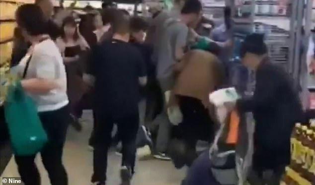 华人在澳洲超市抢奶粉,中国人在澳洲买奶粉事件