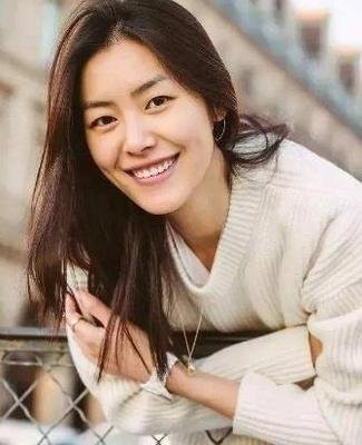 明星违约面临巨额赔款？刘雯、蔡徐坤近亿，陈奕迅、陈冠希6000万