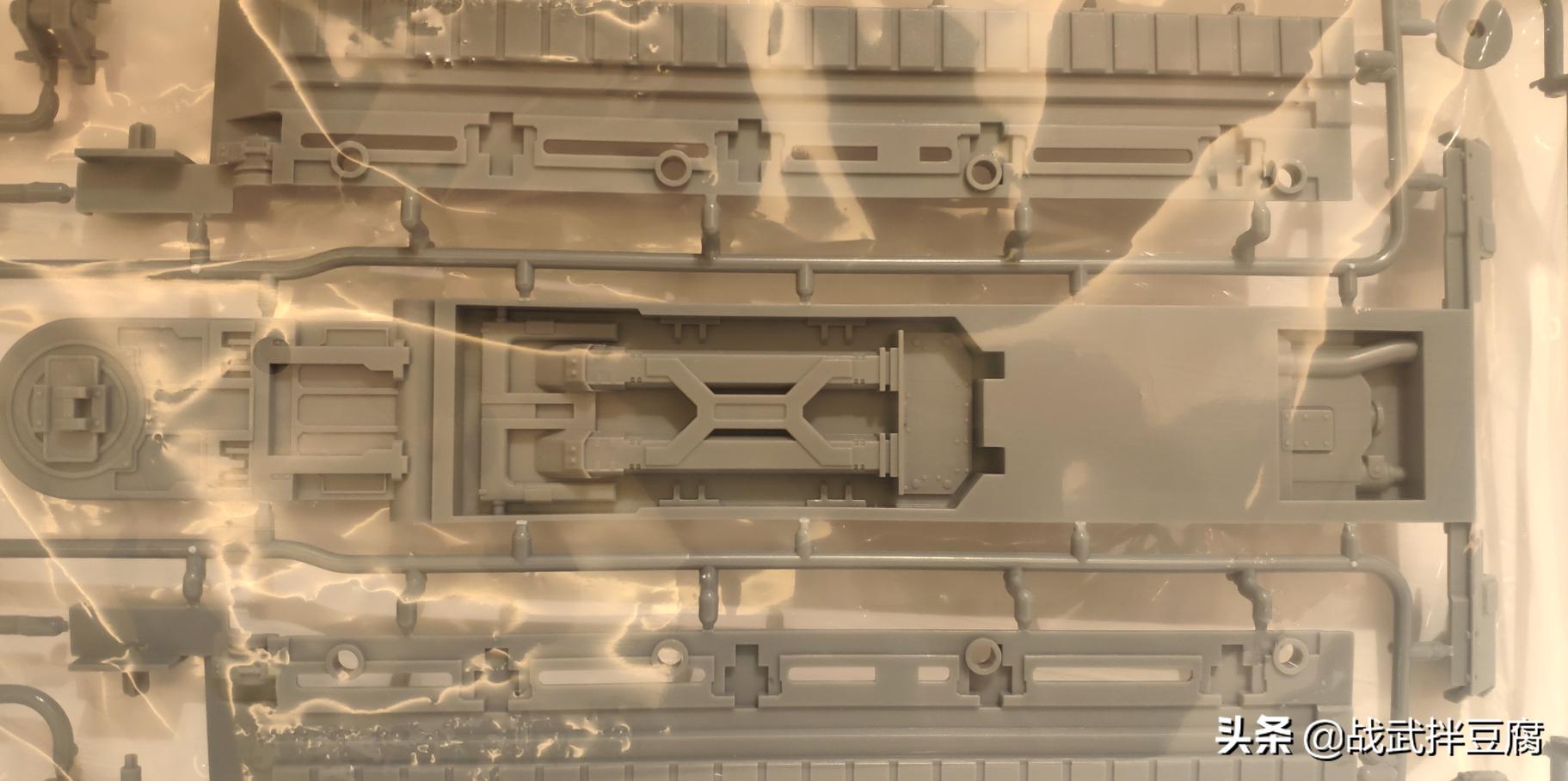 流浪地球运输车模型开箱视频,载具模型流浪地球