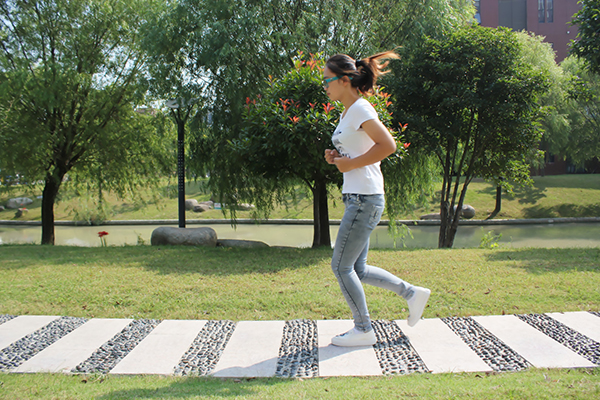 女生经期真的不能洗头吗,女性月经期间真的不能洗头么