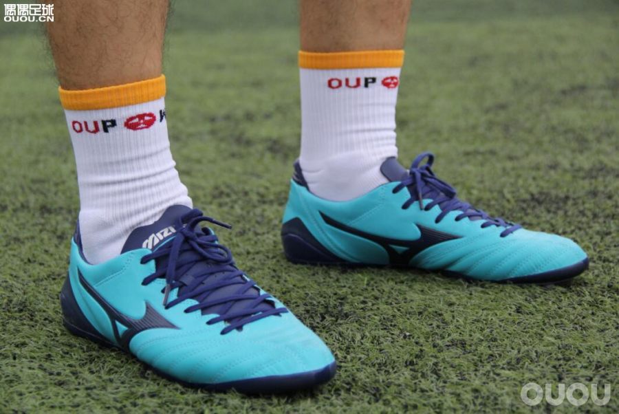 美津浓中端ag足球鞋,美津浓neo足球鞋不同配色有差异吗