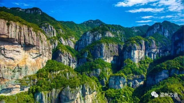 悬崖栈道景区游览图,旅游绝壁栈道探险