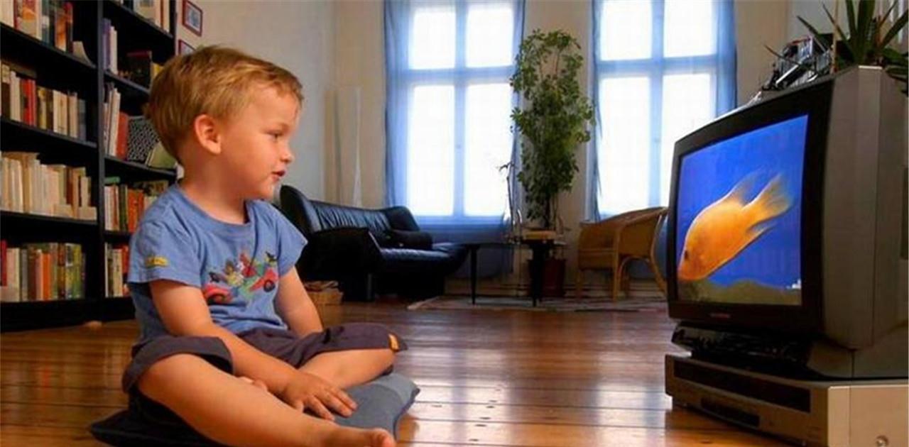 “妈妈，电视里的人出来了”，以为是孩子恶作剧，几天后发现蹊跷