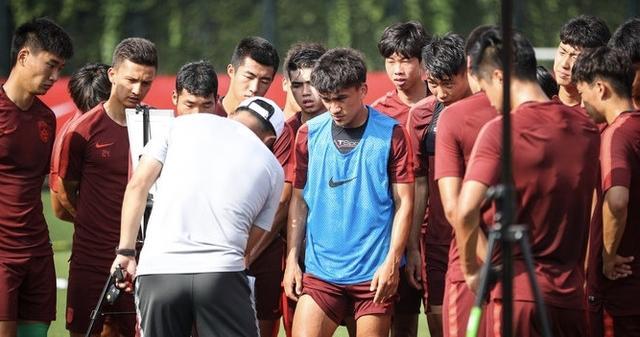 国青外出喝酒,6名国青球员集训外出饮酒