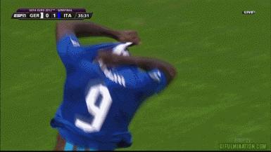 德罗巴庆祝动作集锦,德罗巴经典滑铲庆祝动作