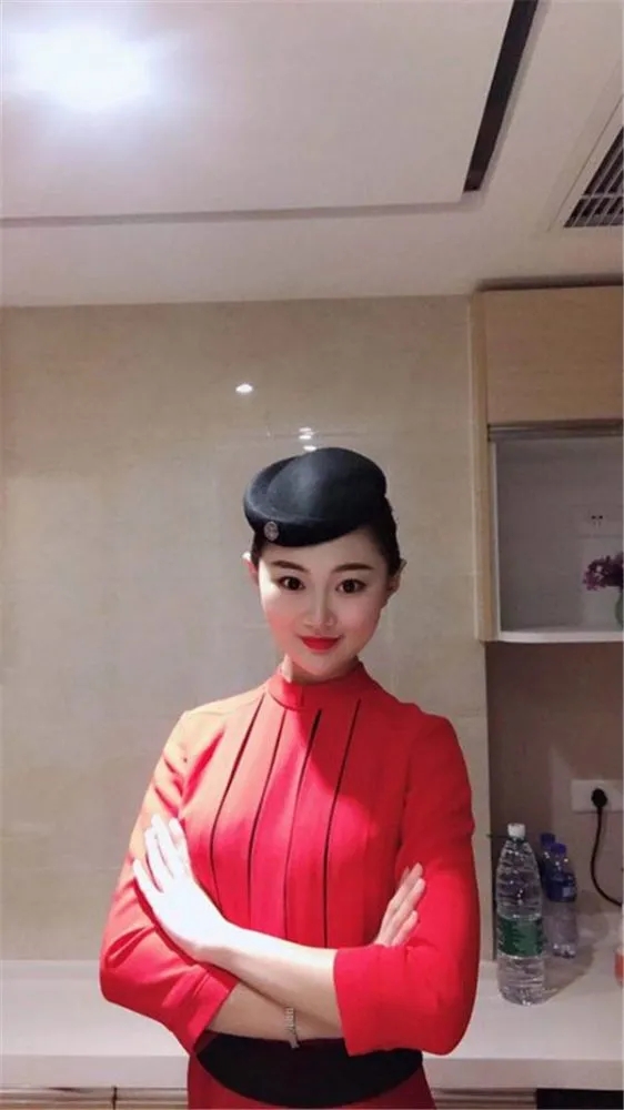 山东铝业职业学院空乘报的人多吗,山东铝业空乘专业礼仪