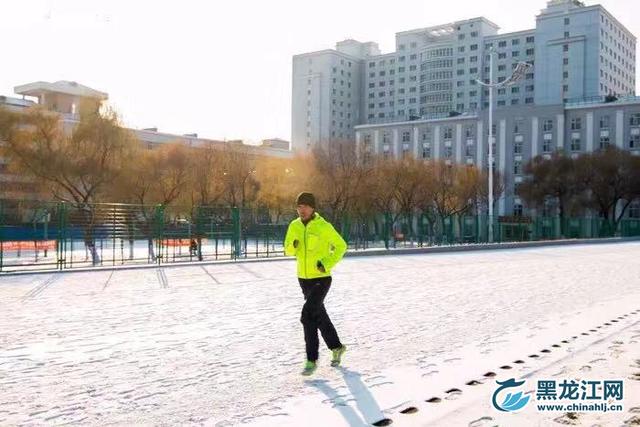 哈工程雪雕大赛造雪,哈工程学生冰雪大世界