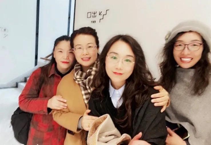 李明春浅议胭脂茉莉十四行诗,胭脂茉莉获首届唐刚诗歌奖