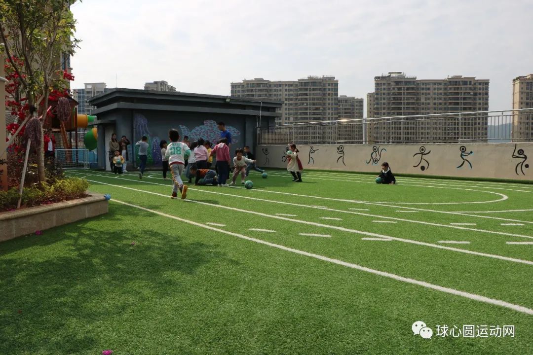 足球从娃娃抓起完整版,足球从娃娃抓起的前一句