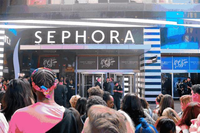 这个该死的女人也太会卖彩妆了吧，唱歌恐怕才是她的副业