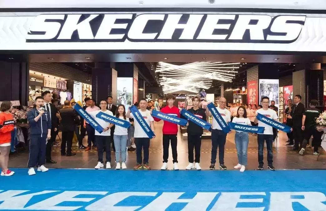 一年卖140万双鞋赚多少,一年卖1万双鞋