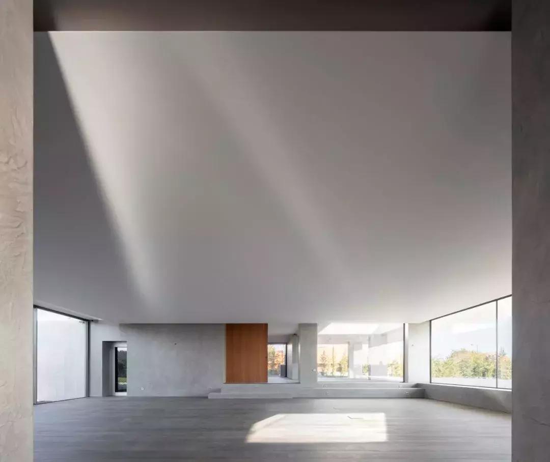 简单却又让人眼前一亮的装修,简洁的白色不简单的高级感