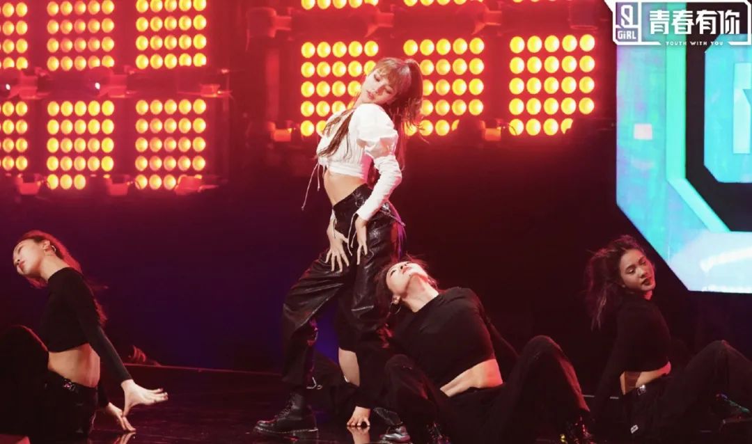 热综|《青春有你2》爆火，话题选手魔性舞台简直太精彩！