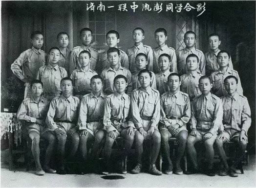 老照片同学集体合影,老学校合影