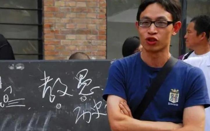 2008年汶川地震，“范跑跑”丢下学生独自逃跑，直言：没必要冒险