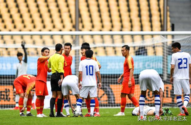 韦世豪漫步,韦世豪为队友出头抱不平