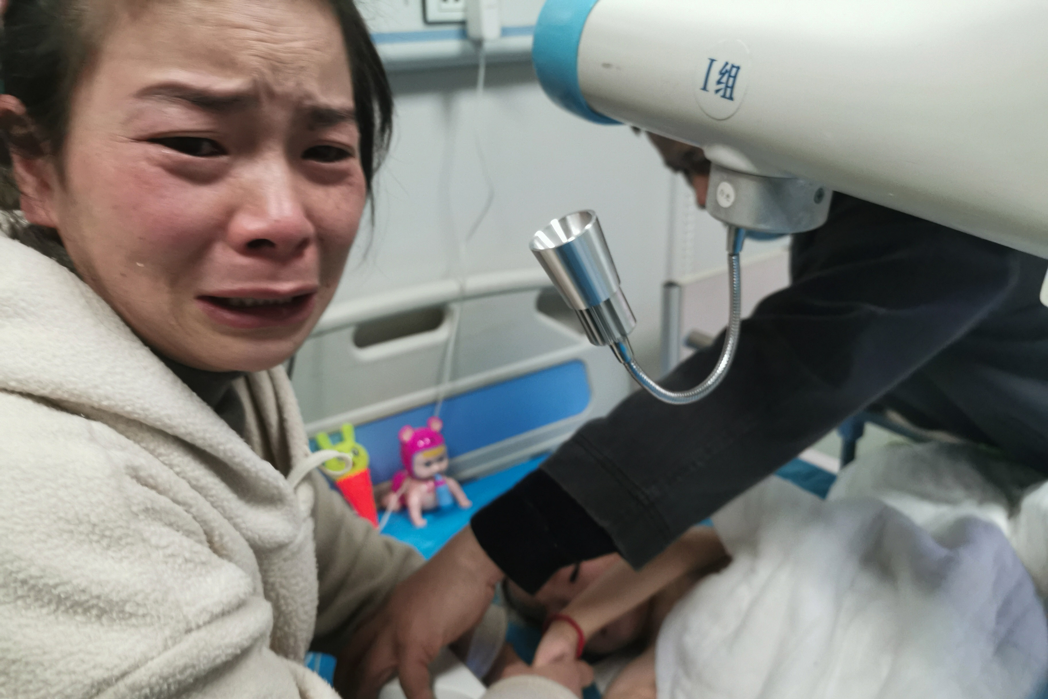 3岁留守儿童火灾,留守女童和爷爷遇火灾