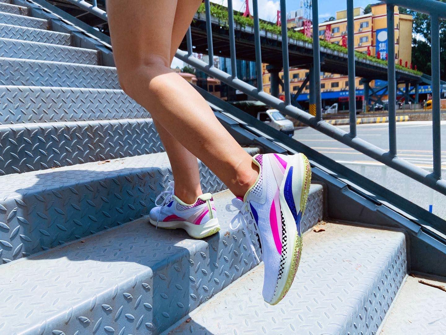 顶级碳板跑鞋国内,国产碳板跑鞋性价比