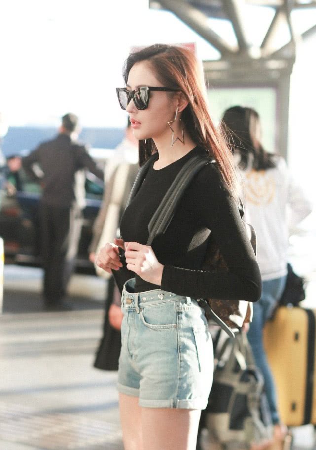 张天爱回旋踢视频,张天爱踢足球视频