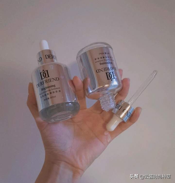 李佳琦分享给妈妈的精华走红！堪称平价兰蔻，补水美白去黄效果好