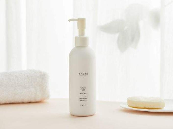 美白祛黄提亮肤色身体乳国货,良心国货美白身体乳