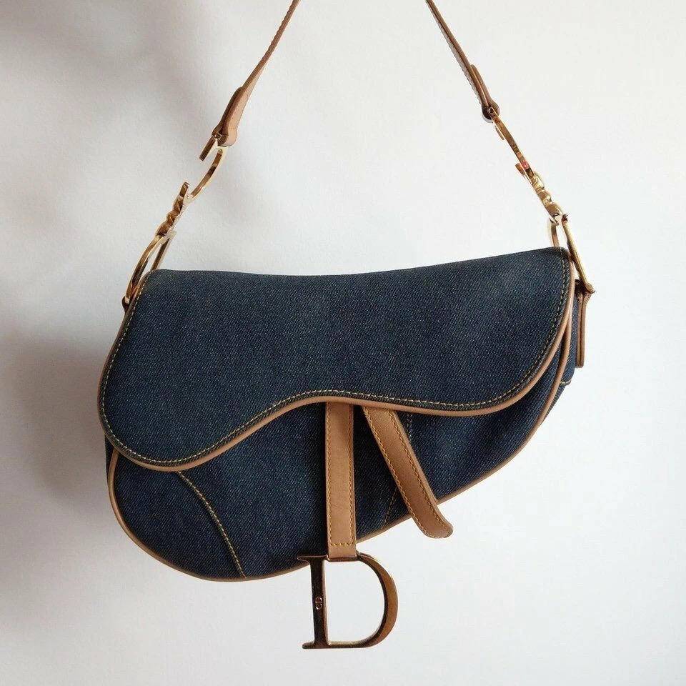 王俊凯迪奥背过的包,迪奥马鞍包黑皮王俊凯