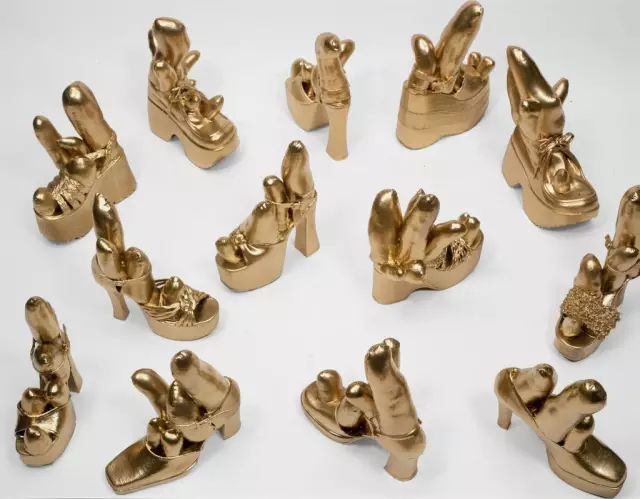 住了50年精神病院，一幅画却能卖2亿的日本国宝级画家：草间弥生