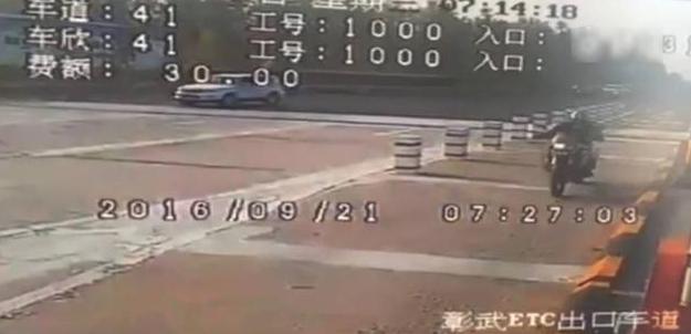 2004年赵本山徒弟被轰下台,赵本山徒弟卖东西被罚20万