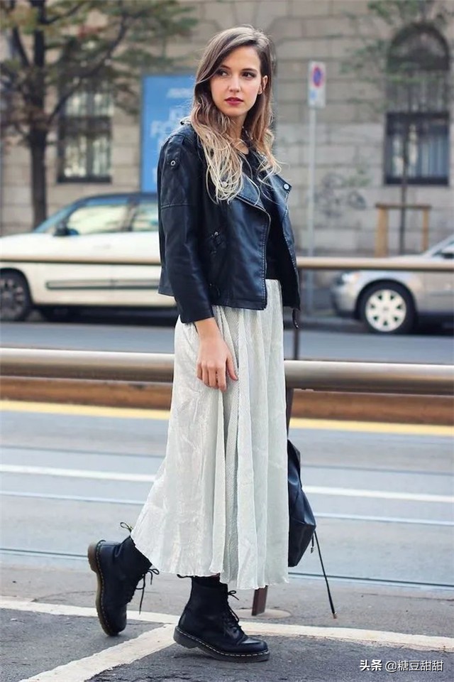 今年流行马丁靴还是老爹鞋,有品位的女人该放弃羽绒服了
