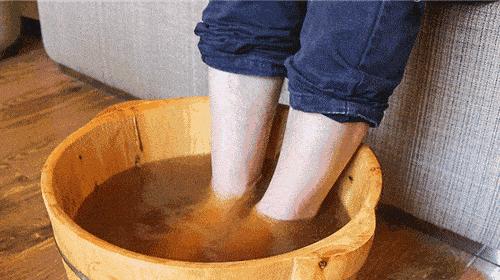 脚气有30年了能根治吗,得脚气的人能用一个盆泡脚么