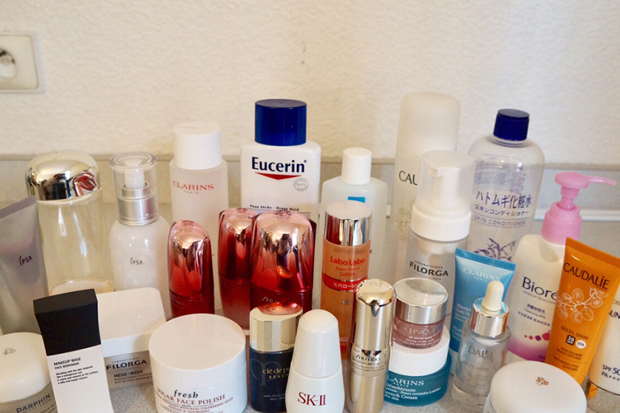 过期的化妆品怎么处理，先不要把它们扔掉，乳液可以保养指甲