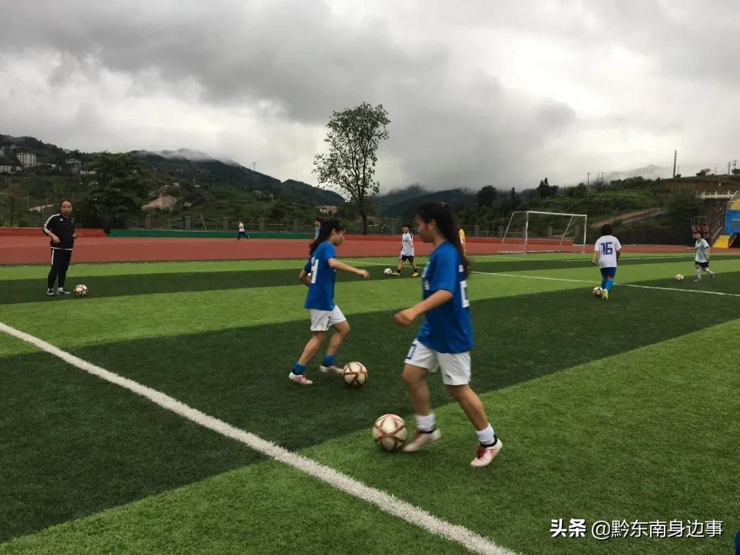 大山里走出的足球少女,大山里走出的足球队