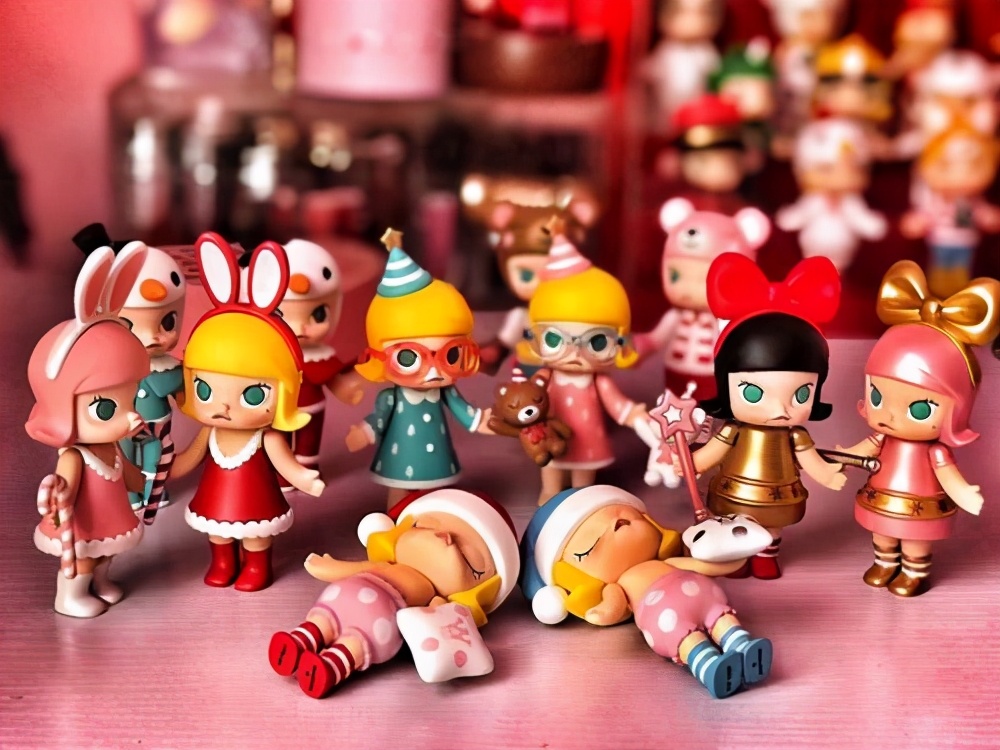 80后夫妻开盲盒店,河南小伙卖盲盒赚500亿