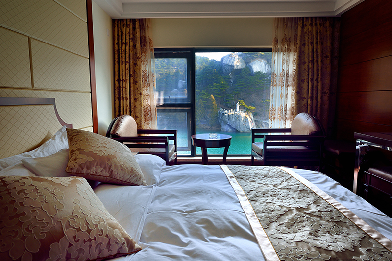 天柱山上面有酒店吗,普陀山上最美酒店