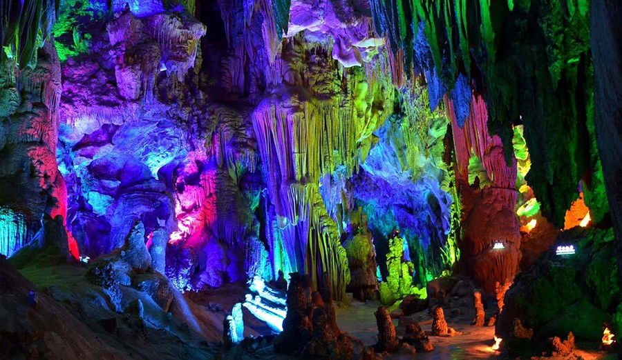 云南省泸西阿庐古洞,云南红河州阿庐古洞