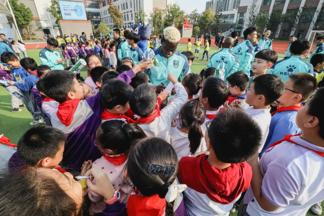 共建活动|支云狼兵走进南通紫琅一小，共度冲甲三周年纪念日