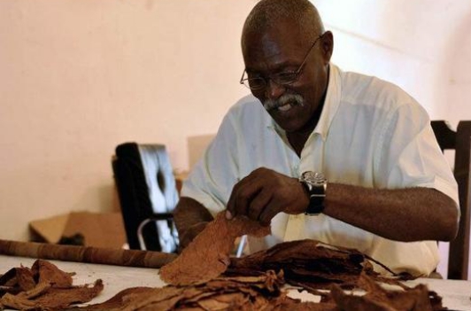 涓浗浜哄幓鍙ゅ反鑳戒拱澶氬皯闆寗鍥炴潵,鍙ゅ反涔扮儫