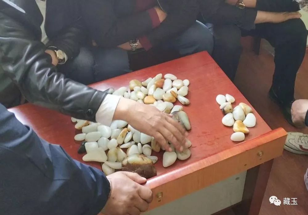 十几万买了一堆二手货,和田玉亏本的买卖