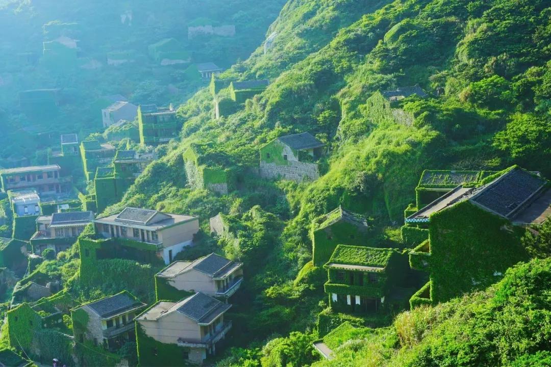 比马尔代夫便宜小岛 (比马赛颜值高的海岛)