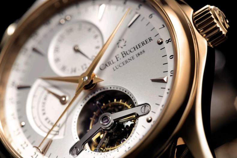 手表蓝宝石玻璃划痕修复最佳方法,牙膏去除手表划痕