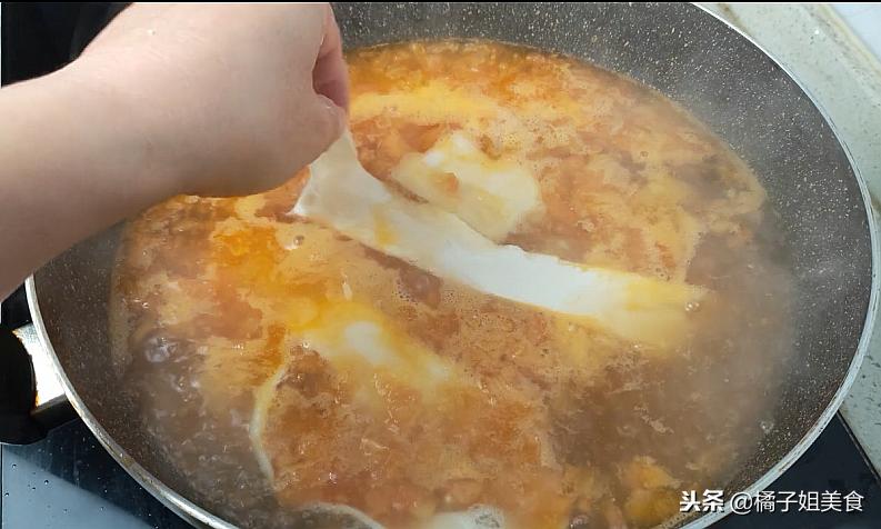 手工面条纯手工制作方法,手工面条做法不用擀面杖不用醒面