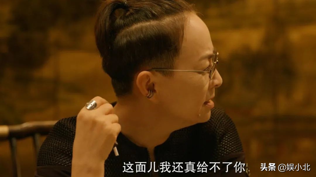 冯小刚惨遭网友炮轰显尴尬,冯小刚引以为憾的两件事