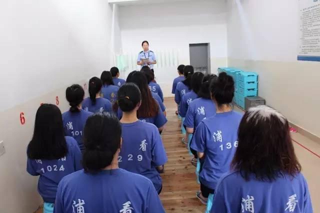 在看守所没人送衣服怎么办,可以送进看守所的衣服