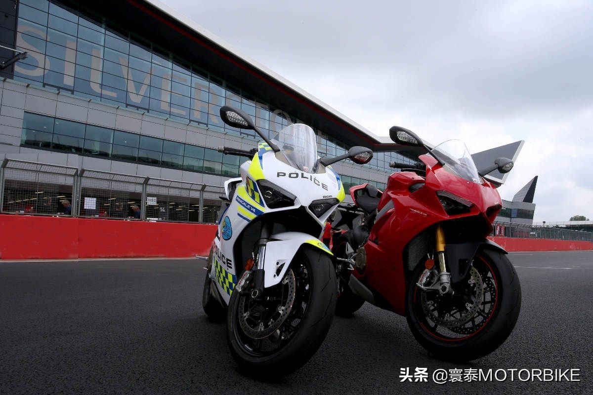 世界上最酷的巡航摩托车,史上最威猛的摩托车