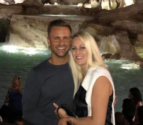 胆大包天！英国男子性侵同床陌生女子，当时他妻子就睡在他身旁