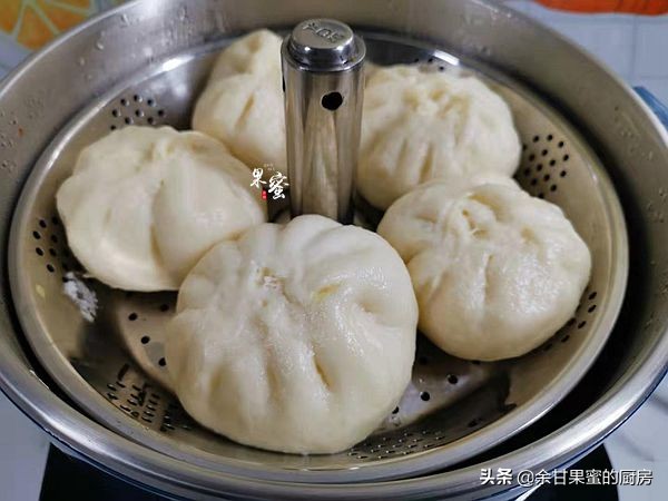 学生早餐，我把包子这样做，热乎乎的，味美营养，不用去店里排队