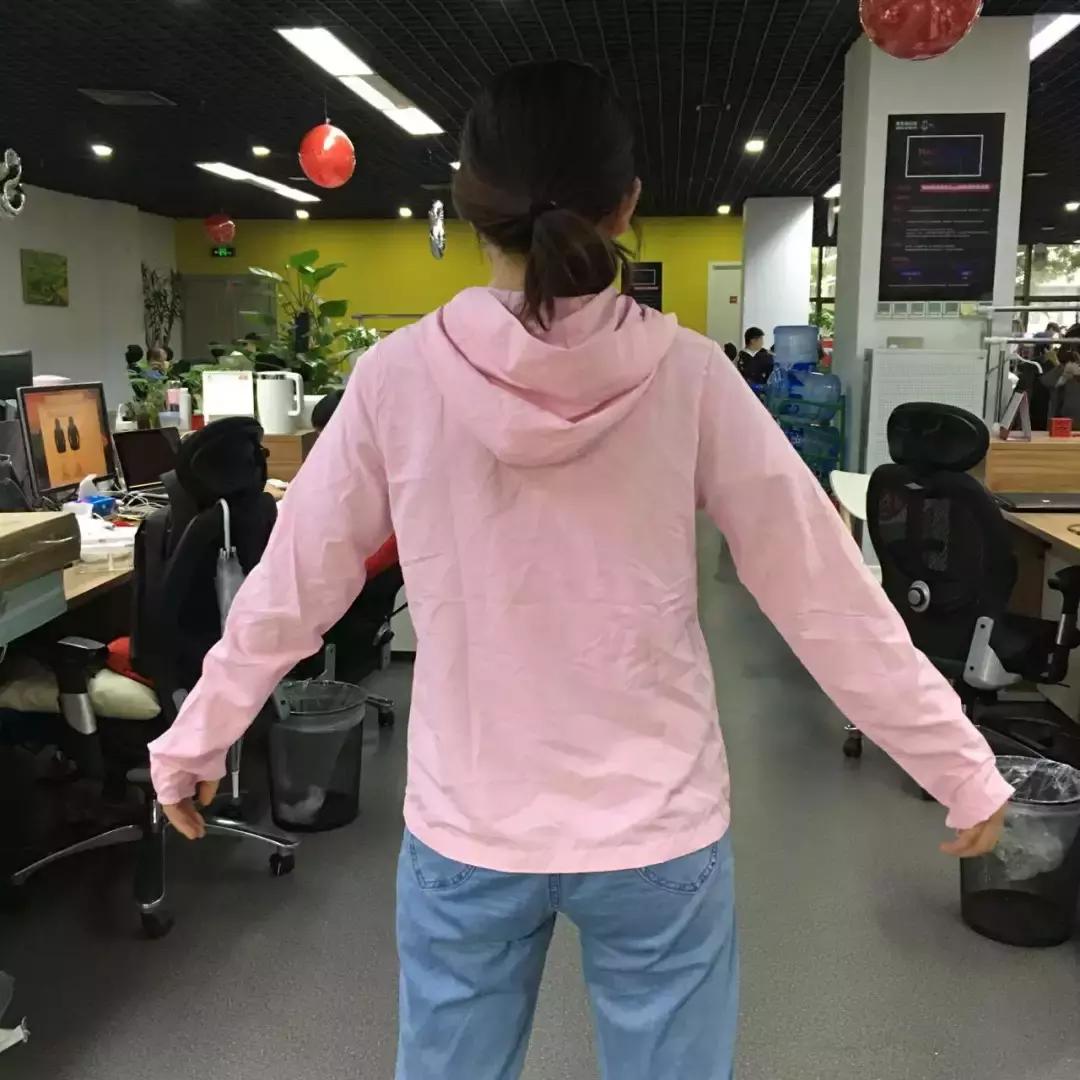 防晒衣评测|阿迪、耐克不防晒，它竟比棉T恤还透气