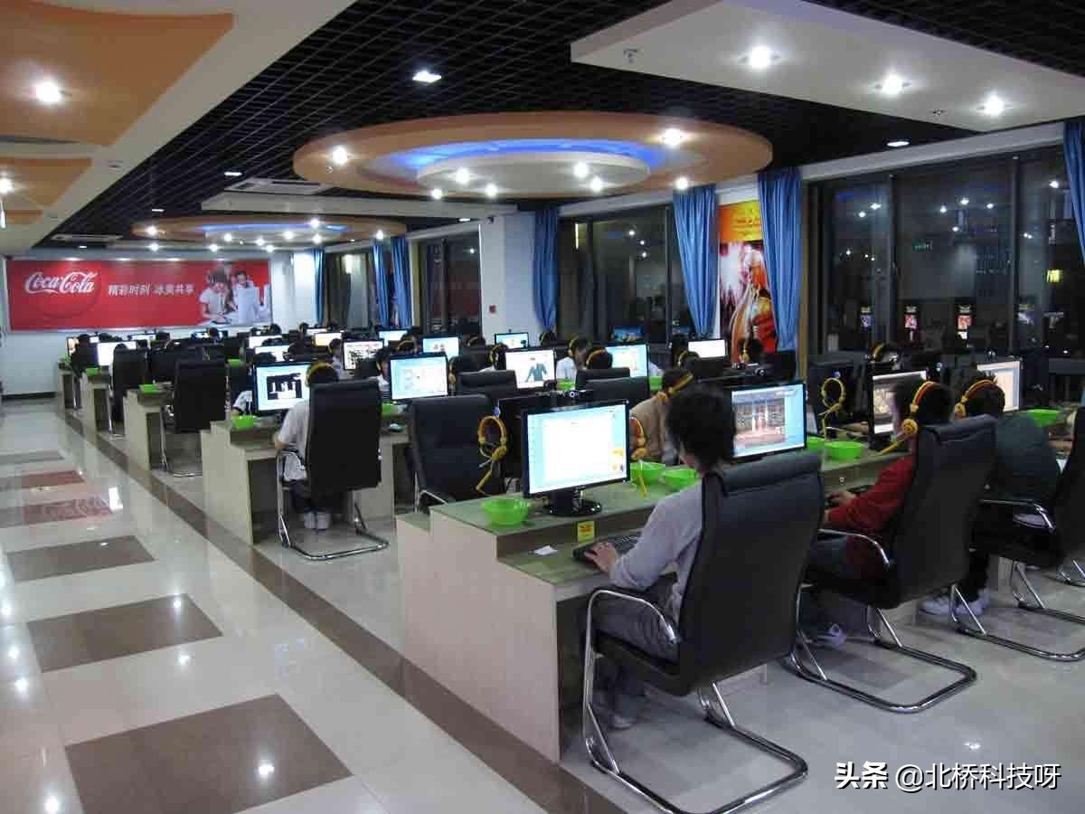 你以为自己在深夜看网站没有人知道？其实大家都知道了